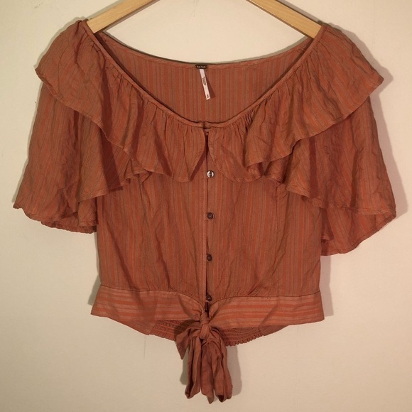 FREE PEOPLE Rosemary Tie Font Crop Top Ruffle Sleeves and Buttons Medium - Picture 3 of 9